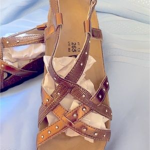 Birckenstock Bertula size 41 ladies 10m bronze rhinestone sandals new